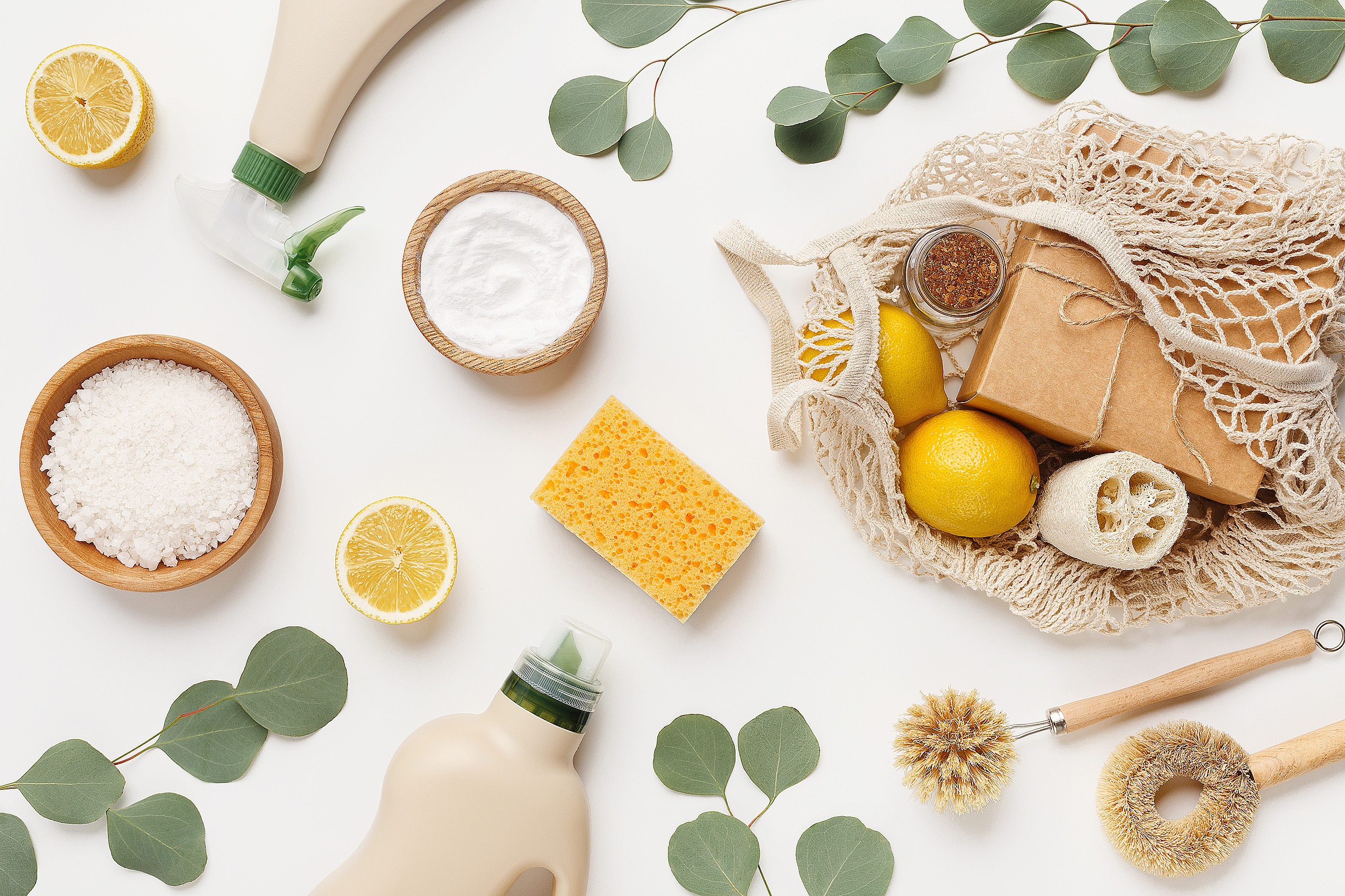 Detergenti ecocompatibili, profumazioni e tensioattivi di origine naturale.